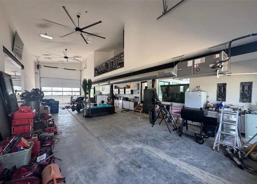 More Photos Of 19199 Quarry Rd, Warrenton Service For Sale