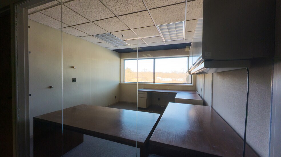 More Photos Of 2450 Marion Rd SE, Rochester Telecom Hotel Data Hosting For Lease