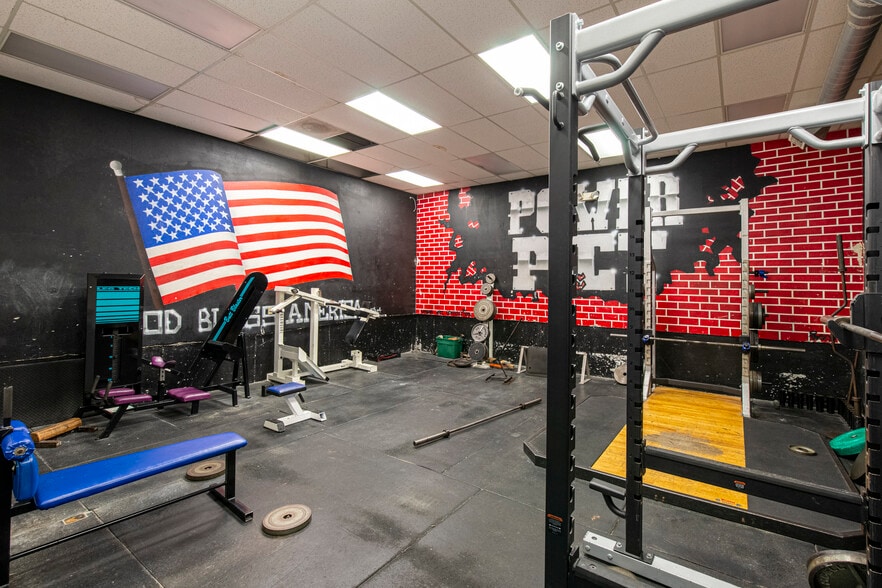 More Photos Of 1713 Beavercreek Rd, Oregon City Freestanding For Lease