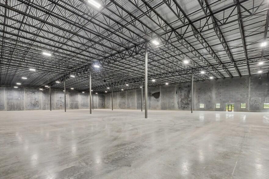 More Photos Of 2694 Twinwood Pky, Brookshire Distribution For Sale