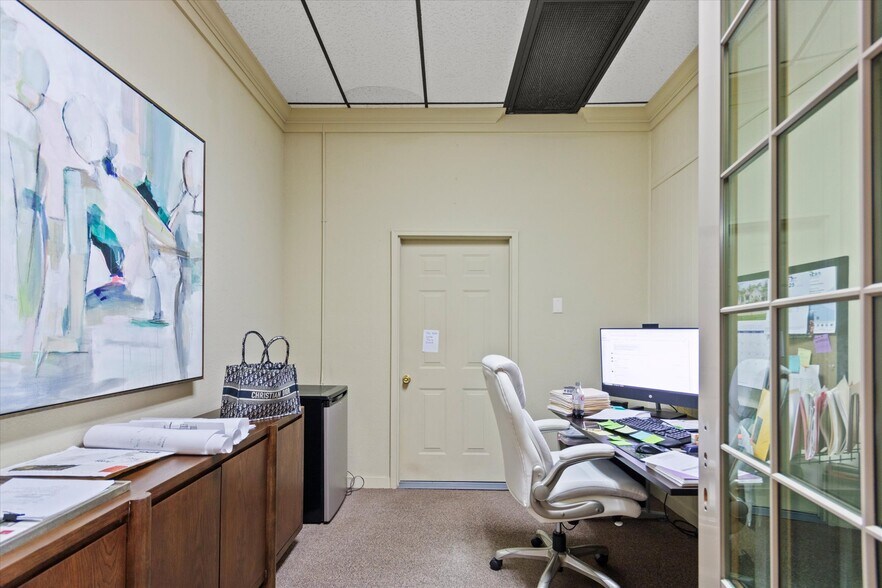 More Photos Of 2107 Whitesburg Dr SE, Huntsville Storefront For Lease