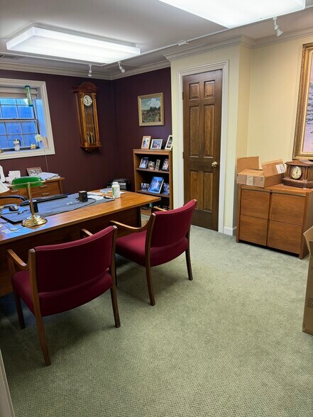 More Photos Of 1623 W Colonial Pky, Inverness Medical For Sale