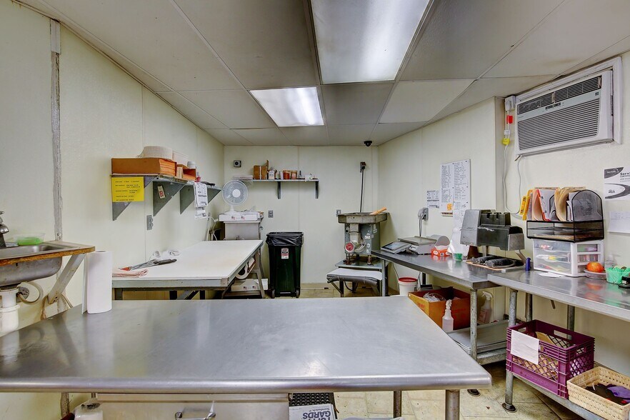 More Photos Of 510 S Pearl St, Coal Township General Retail For Sale