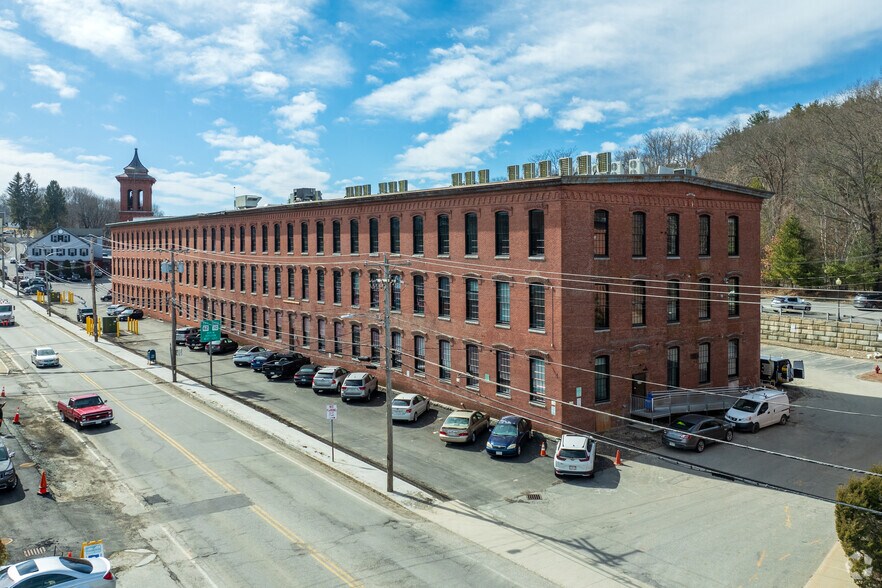 Primary Photo Of 500 Main St, Clinton Apartments For Lease