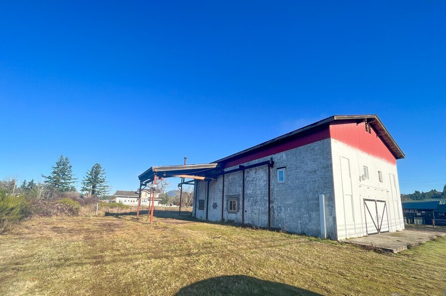 More Photos Of 28401 Salmon River Hwy, Grand Ronde Service For Lease