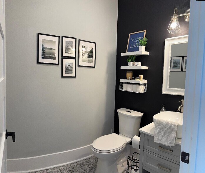 More Photos Of 286 Lakeview Drive Rd, Highland Lake Specialty For Sale