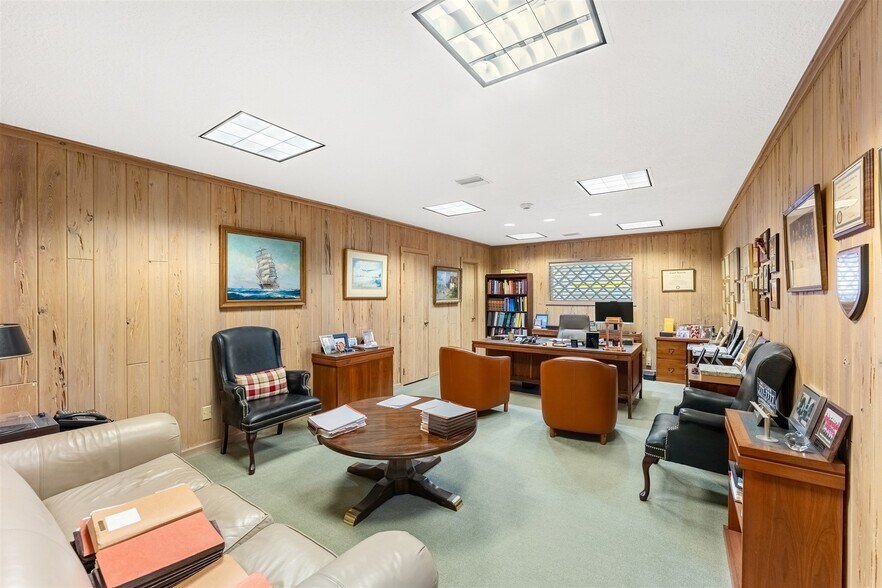 More Photos Of 525 N Harbor City Blvd, Melbourne Office For Sale