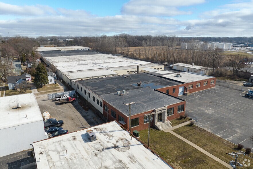 More Photos Of 328-332 N Westwood Ave, Toledo Warehouse For Lease