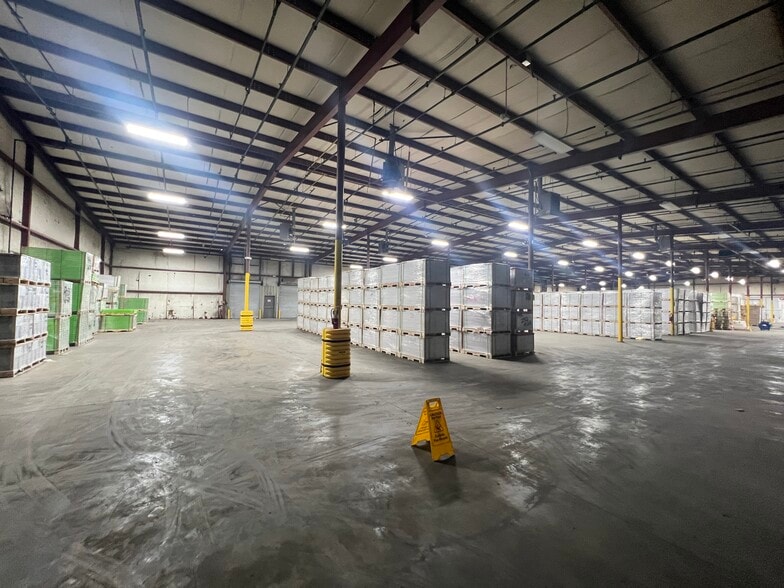 More Photos Of 1903 Polymer Dr, Chattanooga Distribution For Lease