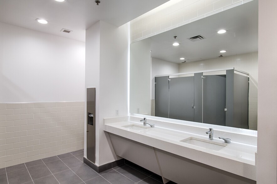 More Photos Of 1410 E Renner Rd, Richardson Office For Lease