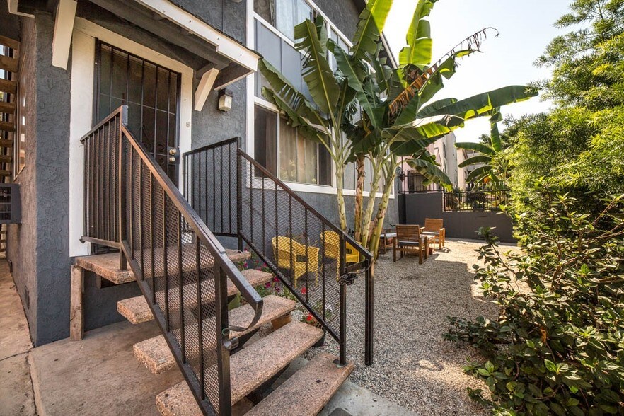 More Photos Of 140 S Westmoreland Ave, Los Angeles Apartments For Sale