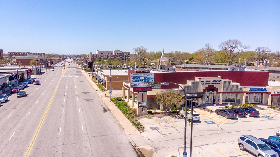 More Photos Of 4932-5000 W 95th St, Oak Lawn Unknown For Lease