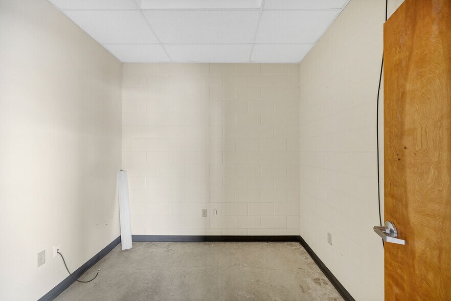 More Photos Of 9342 SE Loop 410, San Antonio Refrigeration Cold Storage For Lease