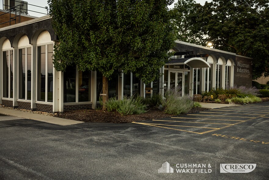 More Photos Of 24455 Aurora Rd, Bedford Heights Warehouse For Lease