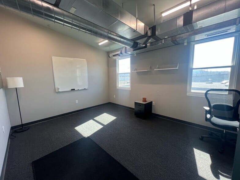 More Photos Of 605 Burns St, Cincinnati Office For Lease