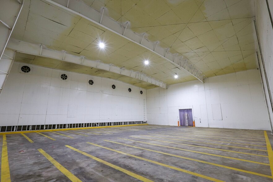 More Photos Of 5054 Portola ave, Del Rey Warehouse For Sale