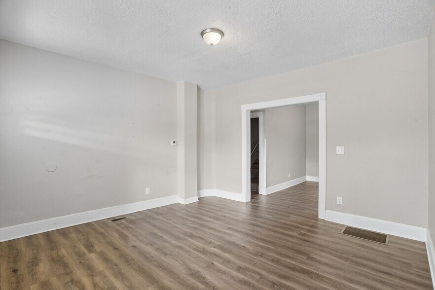 More Photos Of 1604 W 9th St, Davenport Multifamily For Sale