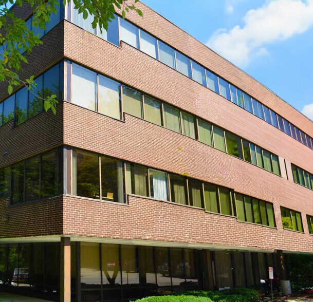 Primary Photo Of 71 Spit Brook Rd, Nashua Medical For Sale