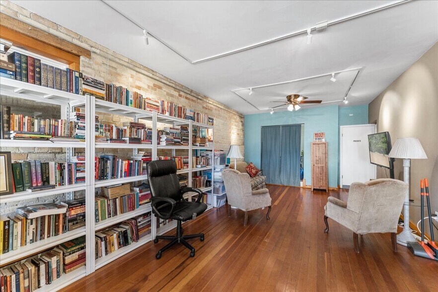 More Photos Of 517 Milwaukee St, Kewaunee General Retail For Sale
