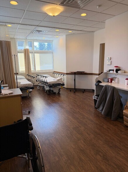 More Photos Of 120 Simsbury Rd, Avon Medical For Lease