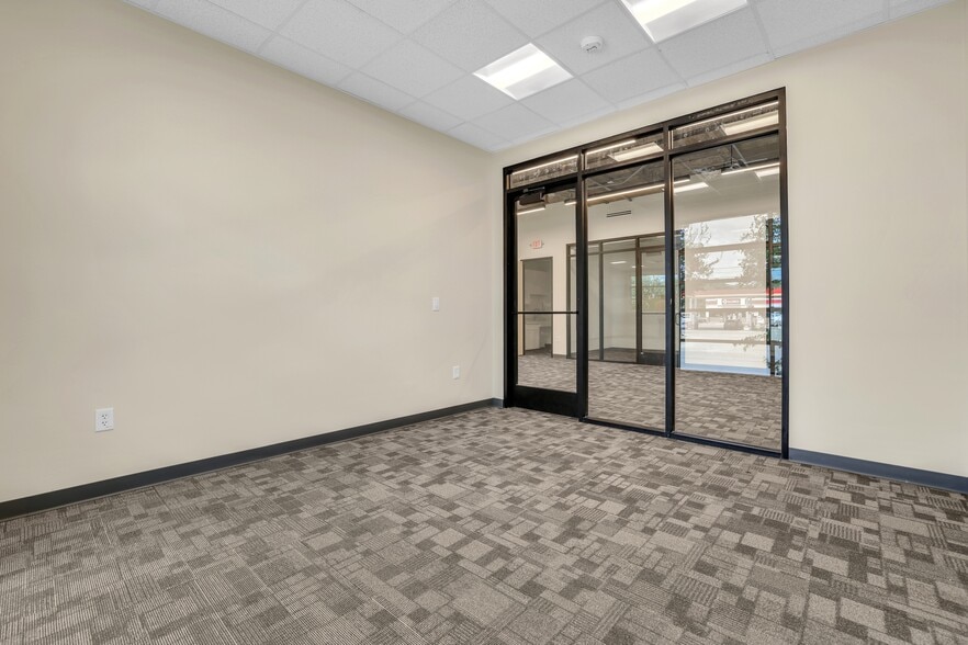 More Photos Of 8701 Menchaca Rd, Austin Medical For Lease