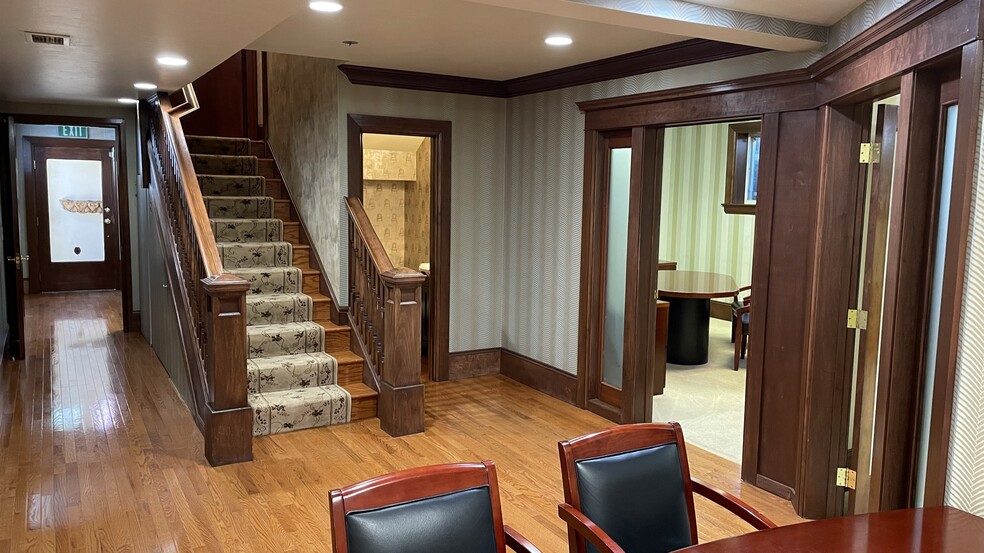 Primary Photo Of 215 W Alisal St, Salinas Office For Lease