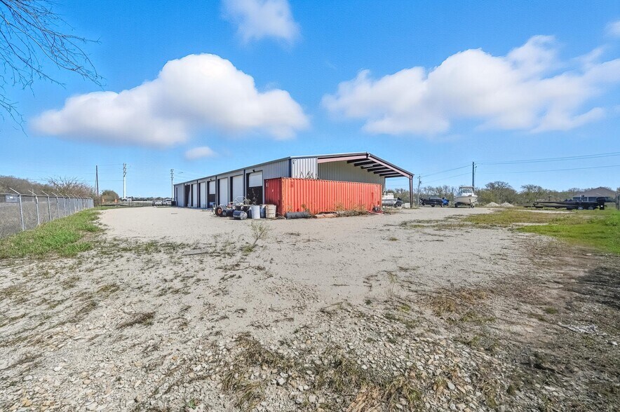 More Photos Of 180 E Chapman Dr, Sanger Warehouse For Sale