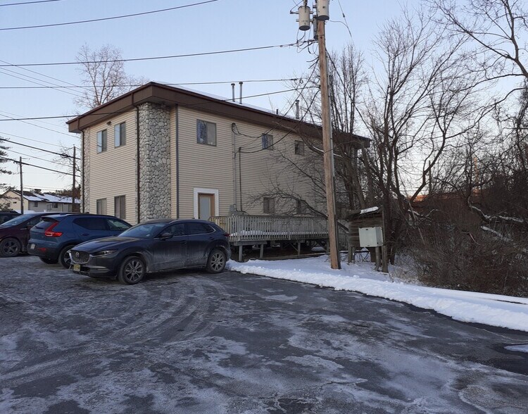 More Photos Of 11 West Ave, Chester Medical For Lease