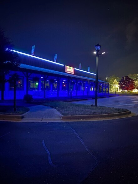 More Photos Of 5581 S 9th St, Kalamazoo Restaurant For Sale