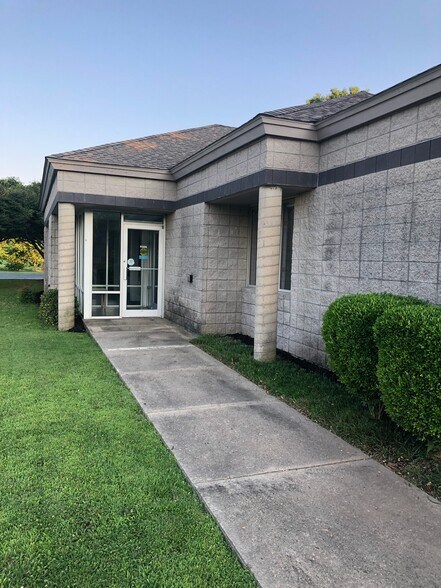 More Photos Of 9506 Hospital Ave, Nassawadox Medical For Sale