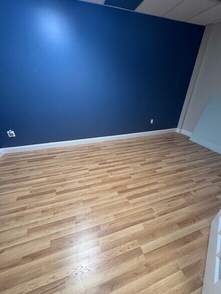 More Photos Of 20 Pidgeon Hill Dr, Sterling Medical For Lease