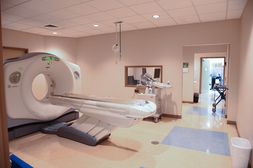 More Photos Of 2117 Veterans Dr SE, Decatur Healthcare For Sale