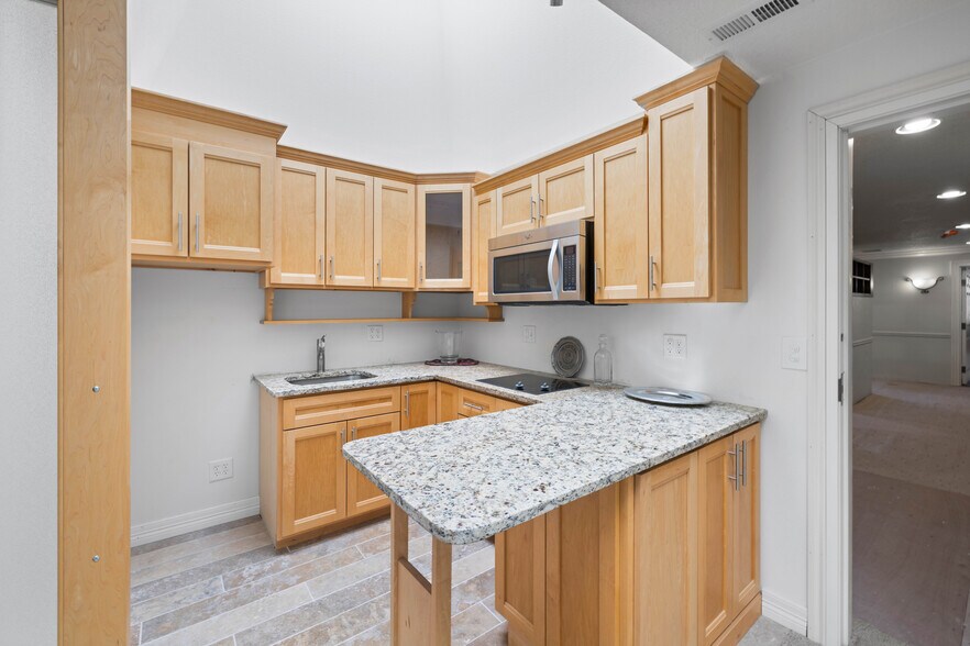 More Photos Of 104 1st Ave E, Newton Apartments For Sale