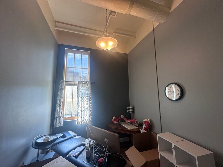 More Photos Of 830 Cottageview Dr, Traverse City Loft Creative Space For Sale