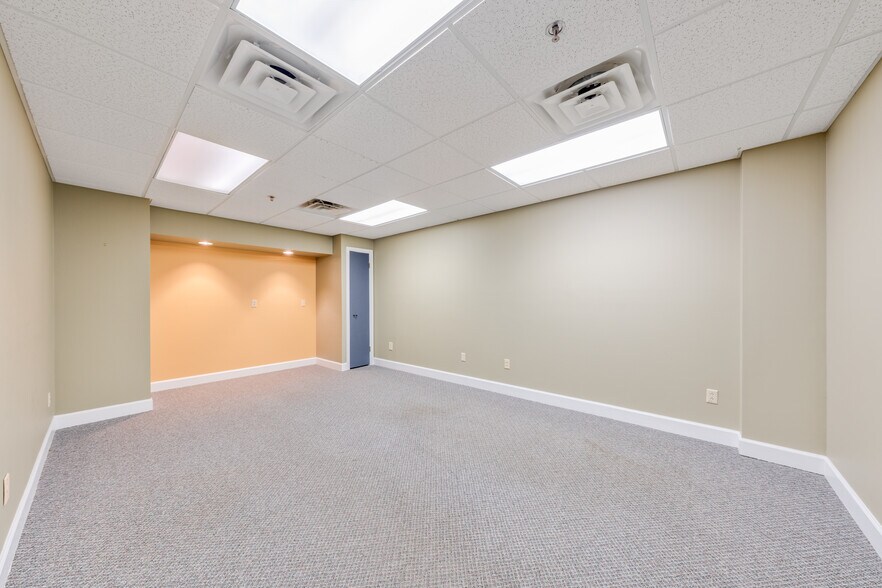 More Photos Of 205 SE Catawba Rd, Port Clinton Freestanding For Lease