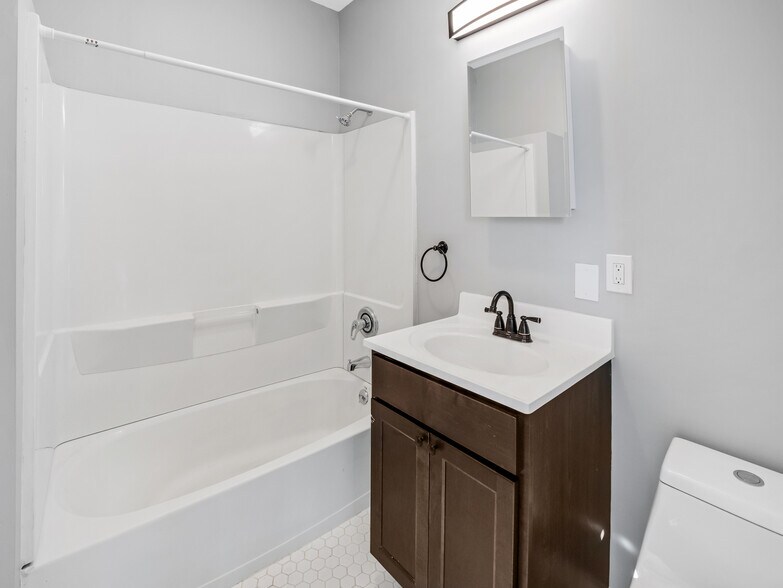 More Photos Of 123 N 2nd St, Easton Apartments For Sale