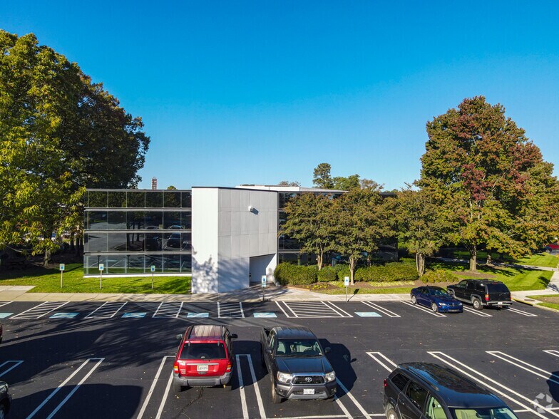 Primary Photo Of 4198 Cox Rd, Glen Allen Office For Lease