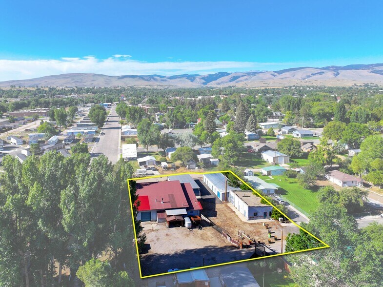 More Photos Of 115 Washington St, Lander Flex For Sale