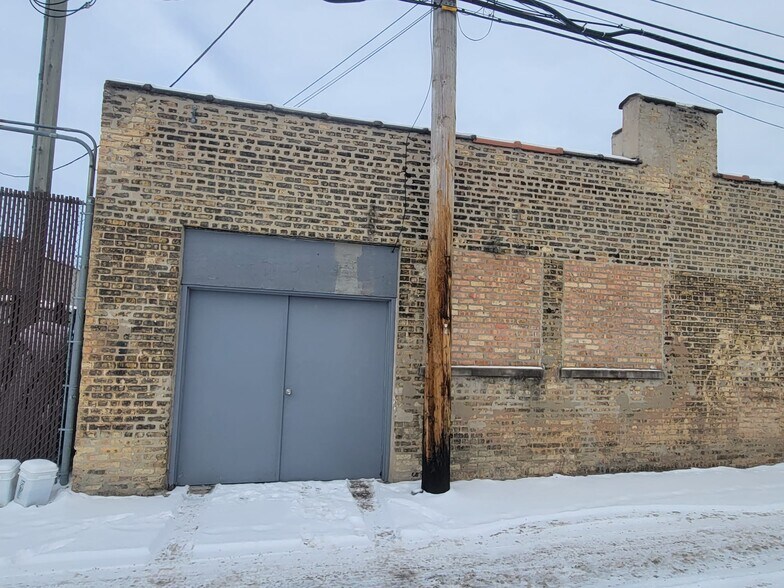 More Photos Of 4244 N Elston Ave, Chicago Warehouse For Lease