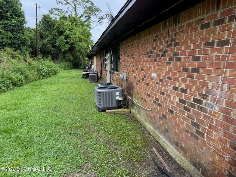 More Photos Of 5420 28th St, Gulfport Apartments For Sale