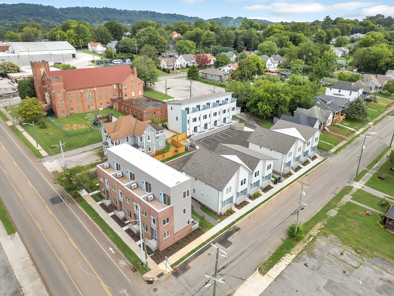 Primary Photo Of 1602 N Central St, Knoxville Apartments For Sale
