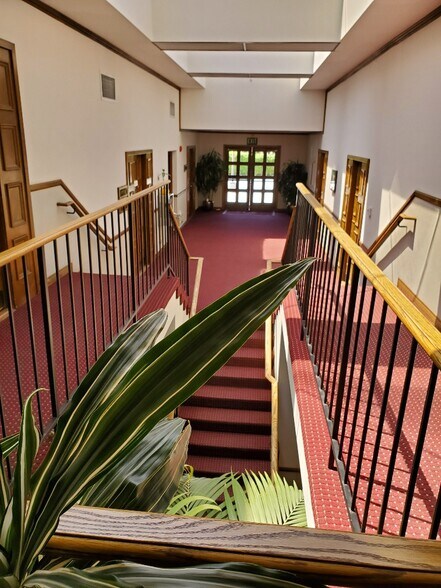 More Photos Of 5029 La Mart Dr, Riverside Office Residential For Lease