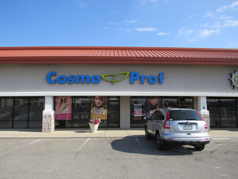 More Photos Of 8310-8410 Castleton Corner Dr, Indianapolis Storefront For Lease