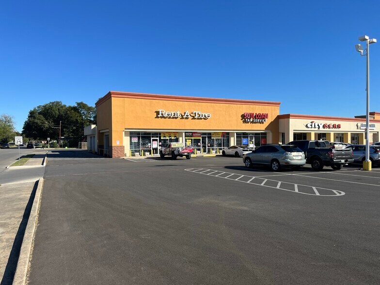 Primary Photo Of 1800-1866 S WW White Rd, San Antonio Unknown For Lease