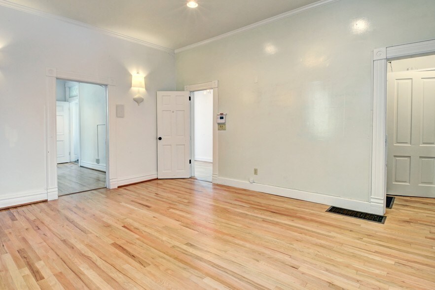 More Photos Of 741 Pearl St, Boulder Office For Lease