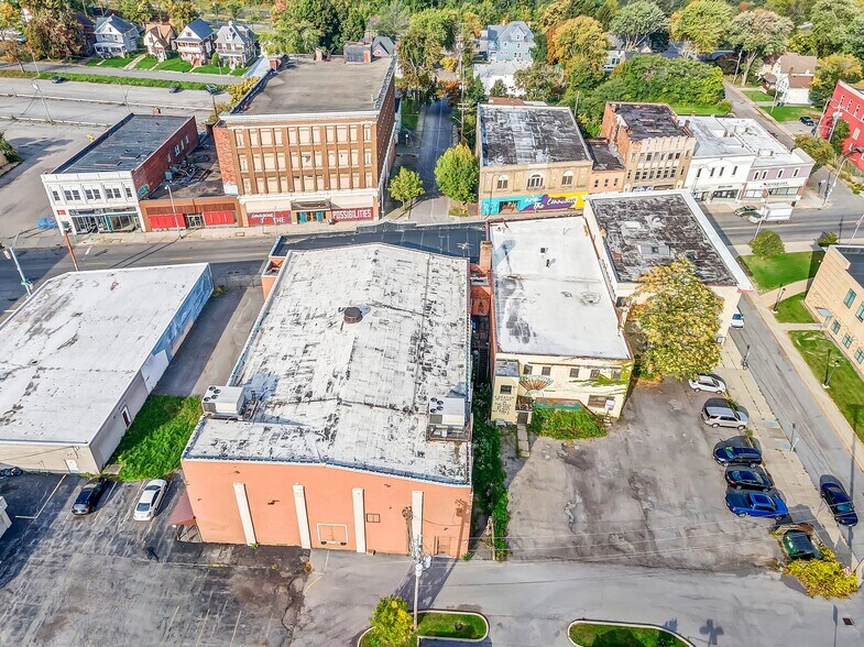 More Photos Of 1711 Main St, Niagara Falls Sports And Entertainment For Sale