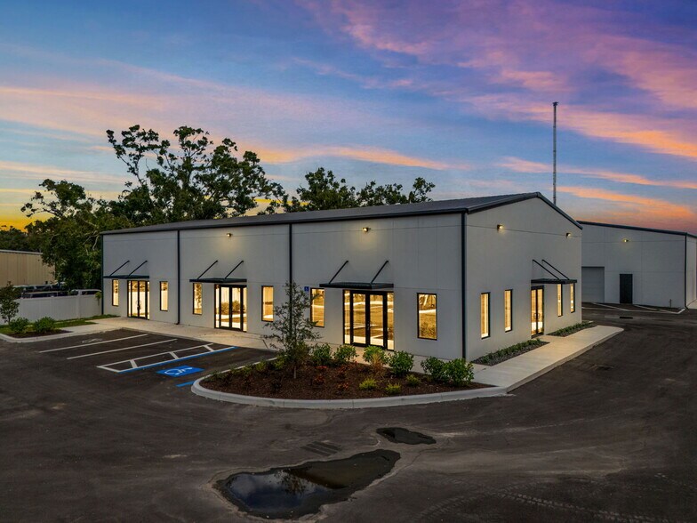 Primary Photo Of 124 Houle Ave, Sarasota Freestanding For Sale
