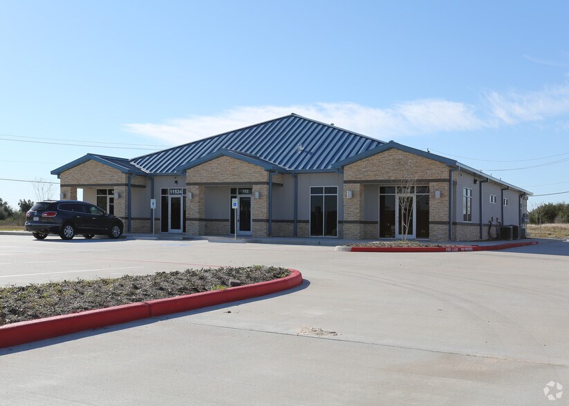 More Photos Of 11524 Space Center Blvd, Houston Office For Lease