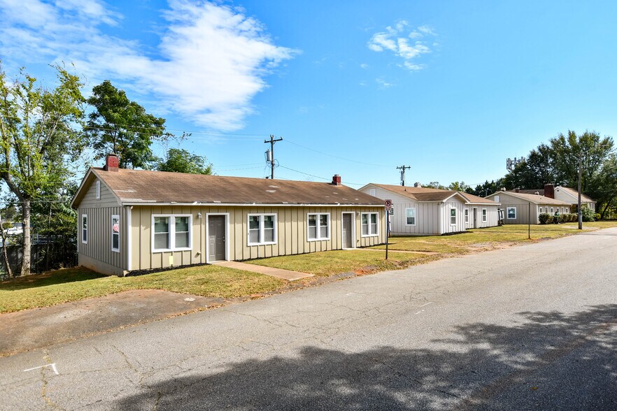 1-11 Evelyn Ave  
