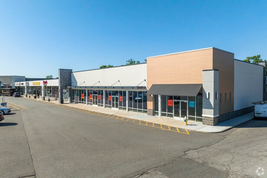 More Photos Of 1910-1960 Hempstead Tpke, East Meadow General Retail For Lease